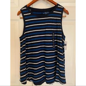 Bundle of 2 Gap NWT Tank Tops 💙🤍